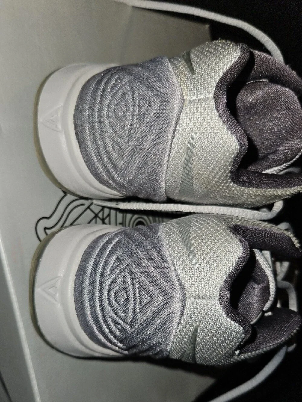 Nike Kids Sneakers in Light Gray with Multicolor Accents